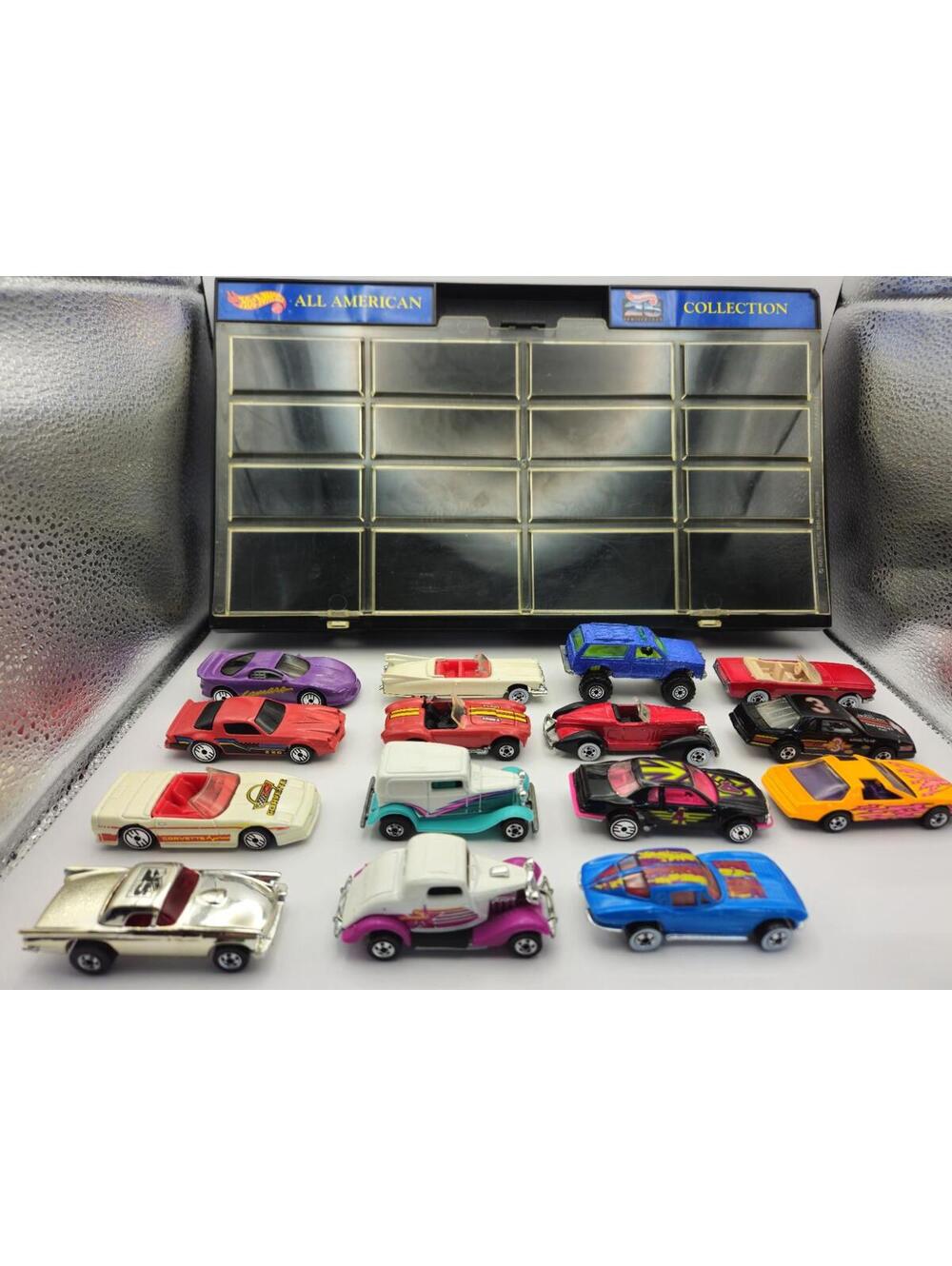 Hot Wheels 25th Anniversary All American Display Case And 15 Diecast Cars